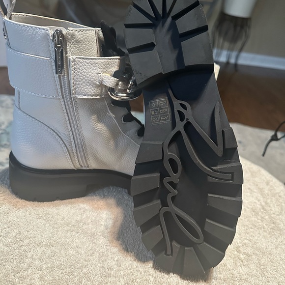 Ivory/white leather combat boot with Pearl detail - Picture 2 of 6